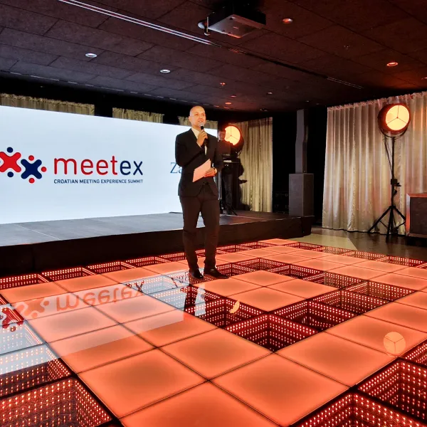 Corporate Events Elevate Their Presentations with MagicFloor