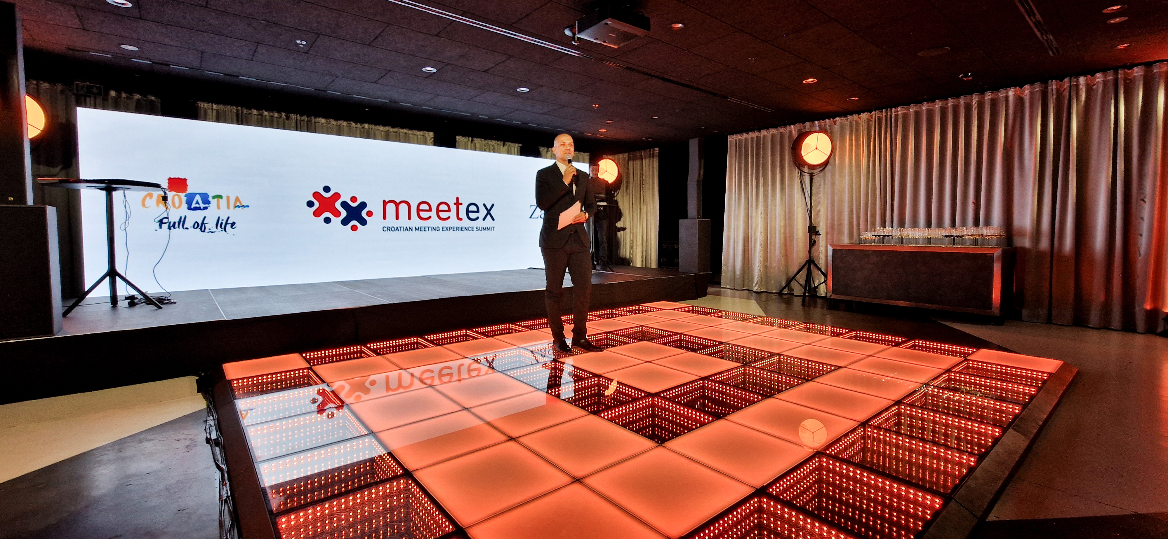 Corporate Events Elevate Their Presentations with MagicFloor